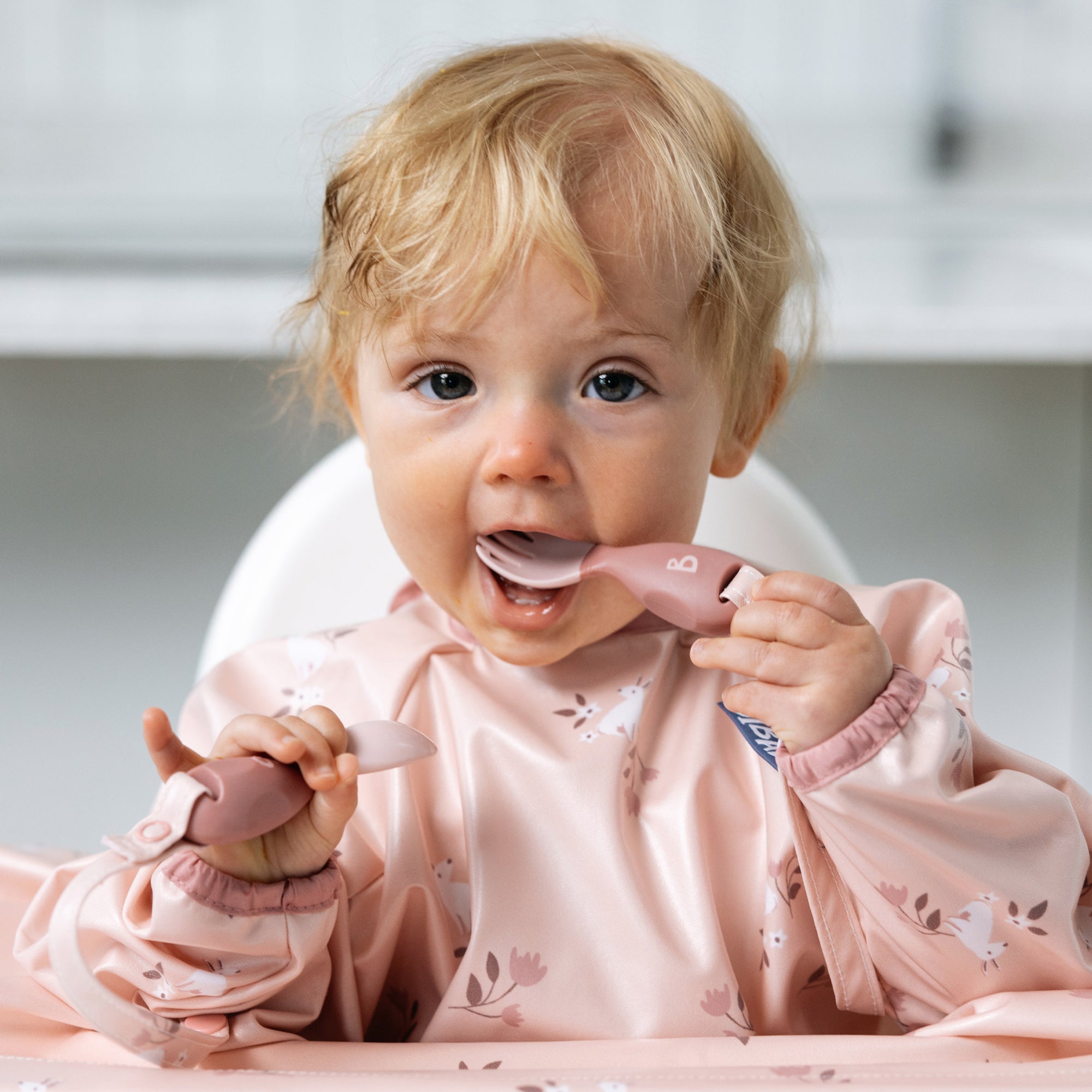 From Fingers to Fork: Introducing your Child to Cutlery
